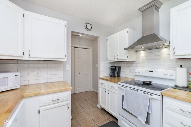 266 E Pine Ridge Drive, Westfield, IN 46074
