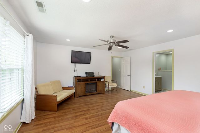 266 E Pine Ridge Drive, Westfield, IN 46074