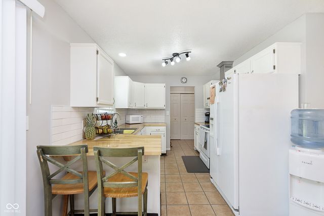 266 E Pine Ridge Drive, Westfield, IN 46074
