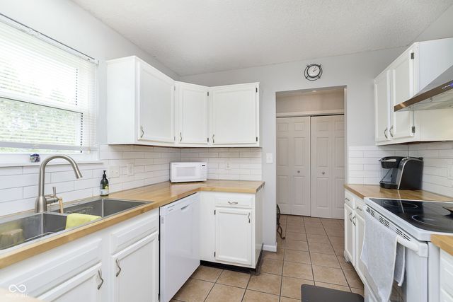 266 E Pine Ridge Drive, Westfield, IN 46074