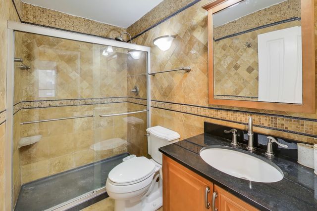 6171 N Sheridan Road 806, Chicago, IL 60660