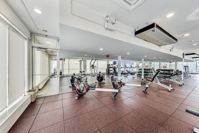 6171 N Sheridan Road 806, Chicago, IL 60660