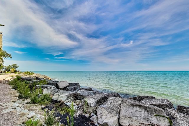 6171 N Sheridan Road 806, Chicago, IL 60660