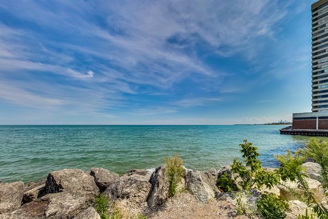 6171 N Sheridan Road 806, Chicago, IL 60660