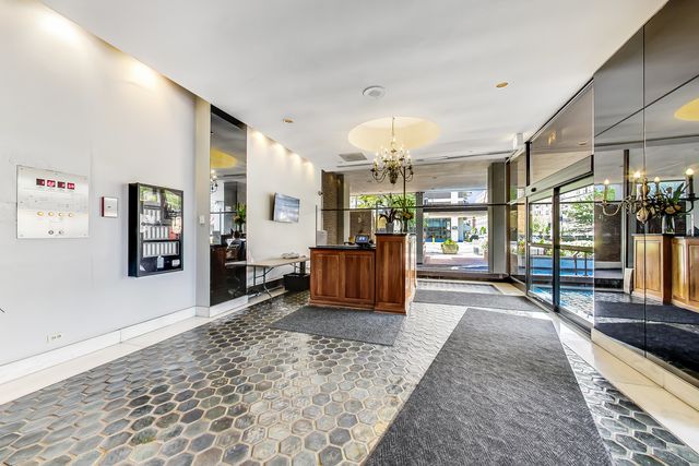 6171 N Sheridan Road 806, Chicago, IL 60660