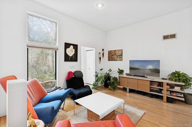 54 Fox Hunt, Amagansett, NY 11930