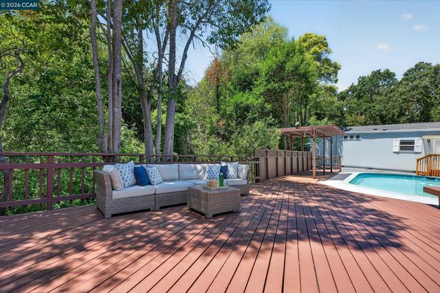 599 Silverado Dr, Lafayette, CA 94549