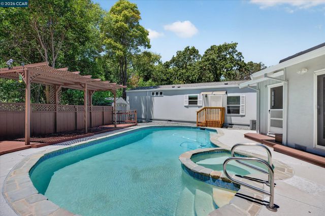 599 Silverado Dr, Lafayette, CA 94549