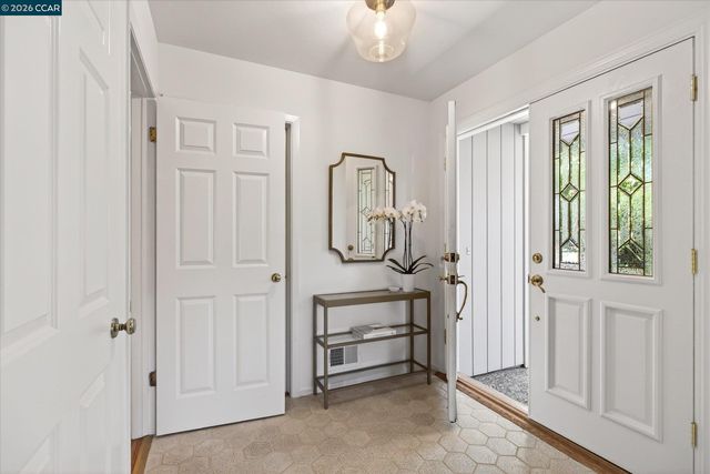 599 Silverado Dr, Lafayette, CA 94549