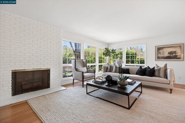 599 Silverado Dr, Lafayette, CA 94549