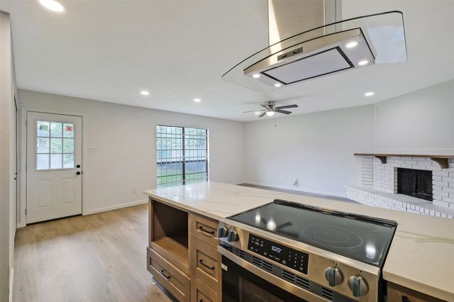 5007 Ridgecreek Drive, Houston, TX 77053