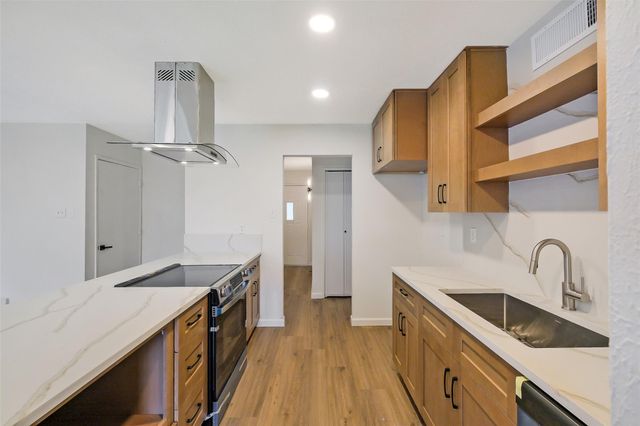 5007 Ridgecreek Drive, Houston, TX 77053