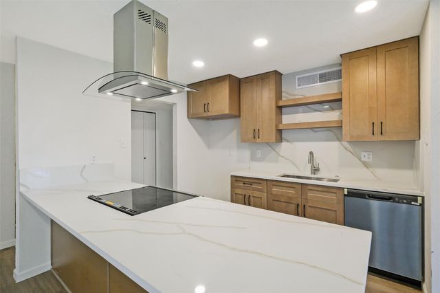 5007 Ridgecreek Drive, Houston, TX 77053