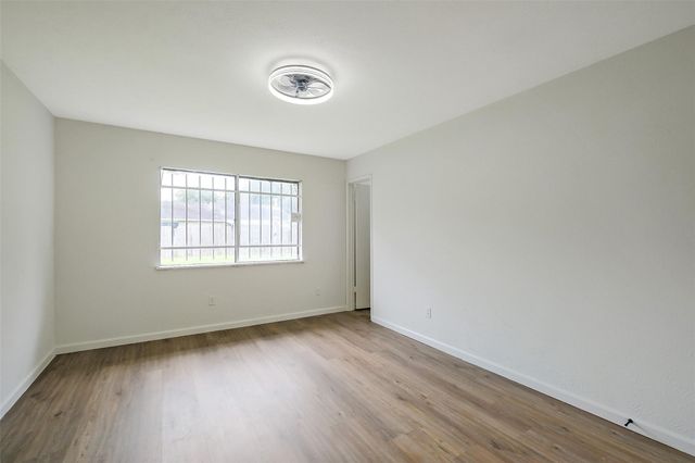 5007 Ridgecreek Drive, Houston, TX 77053