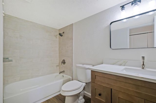 5007 Ridgecreek Drive, Houston, TX 77053