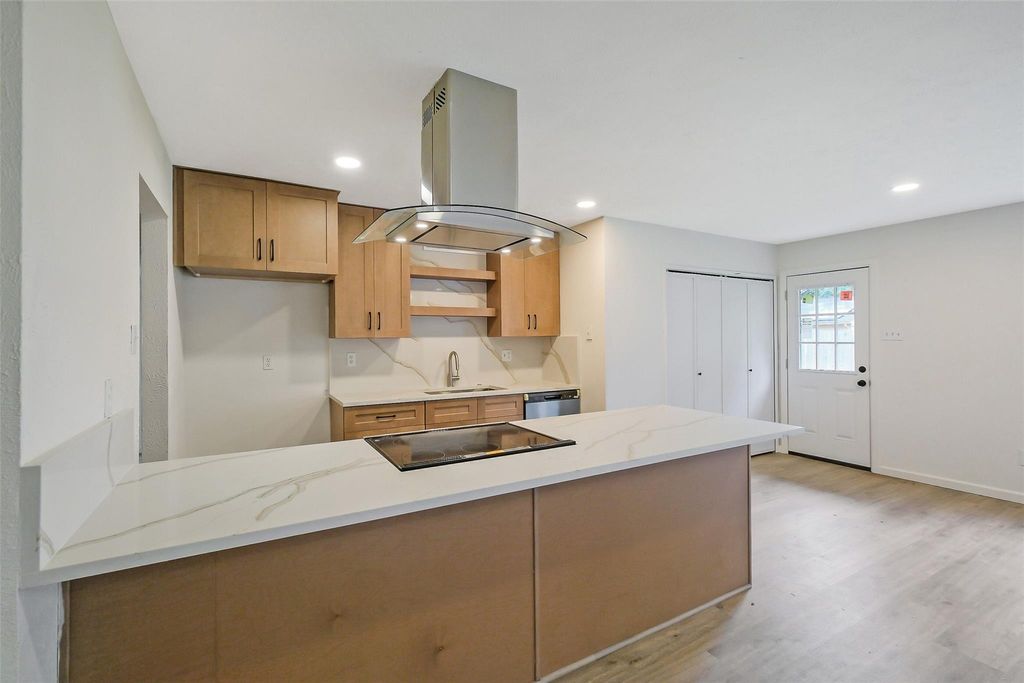 5007 Ridgecreek Drive, Houston, TX 77053