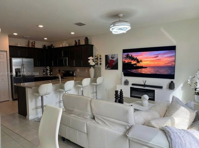 3400 W 92nd Pl, Hialeah, FL 33018