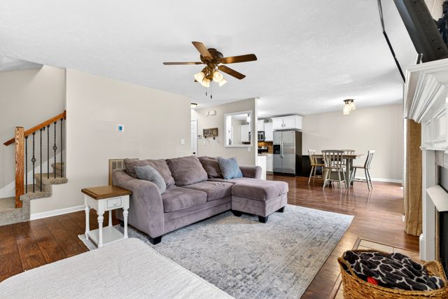 3743 Fox Hole Dr, Clarksville, TN 37040