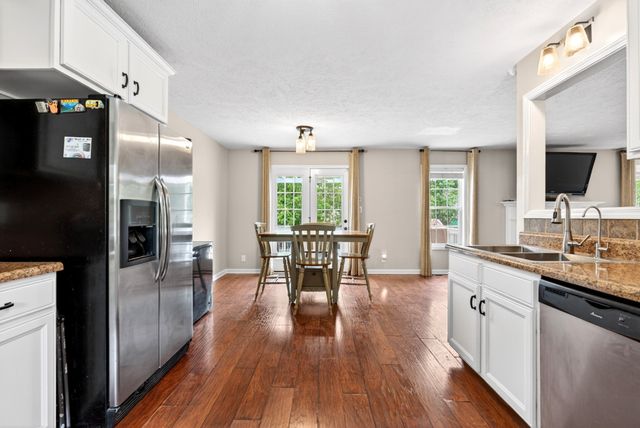 3743 Fox Hole Dr, Clarksville, TN 37040