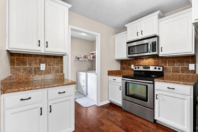 3743 Fox Hole Dr, Clarksville, TN 37040