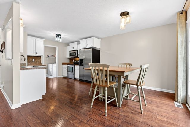 3743 Fox Hole Dr, Clarksville, TN 37040