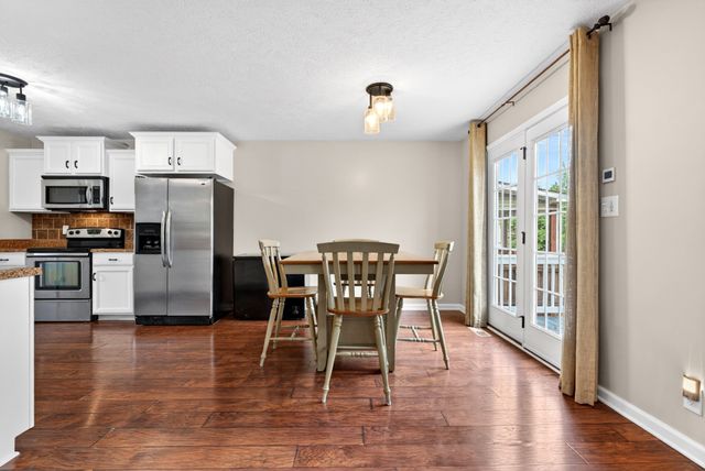 3743 Fox Hole Dr, Clarksville, TN 37040