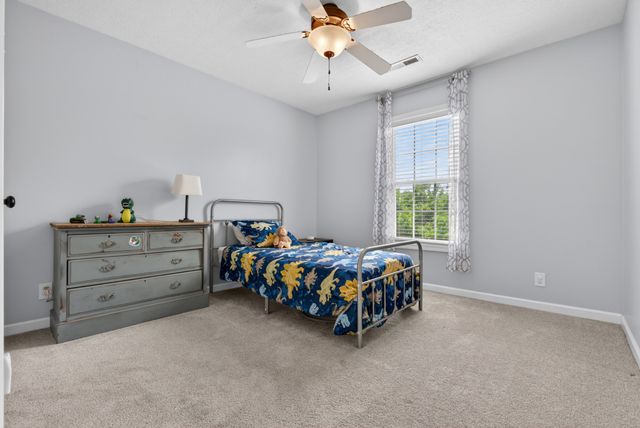 3743 Fox Hole Dr, Clarksville, TN 37040