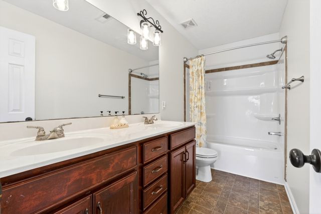 3743 Fox Hole Dr, Clarksville, TN 37040