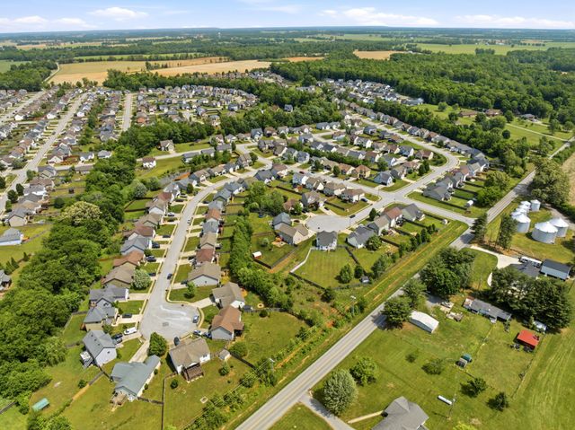 3743 Fox Hole Dr, Clarksville, TN 37040