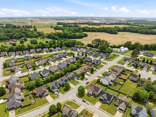 3743 Fox Hole Dr, Clarksville, TN 37040
