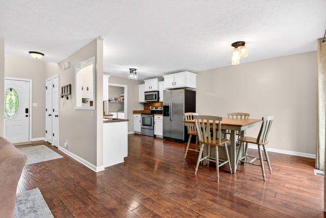 3743 Fox Hole Dr, Clarksville, TN 37040