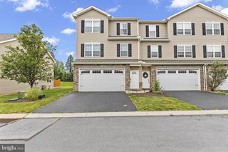 828 SPRING ROCK CT, Mechanicsburg, PA 17055