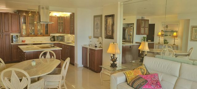 1147 Hillsboro Mile 1006, Hillsboro Beach, FL 33062