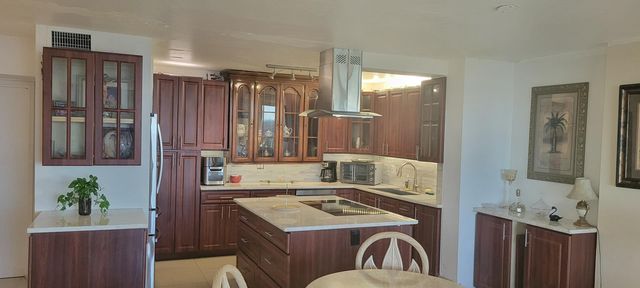 1147 Hillsboro Mile 1006, Hillsboro Beach, FL 33062