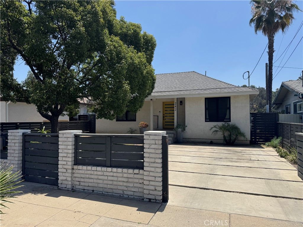 242 Thorne, Los Angeles, CA 90042