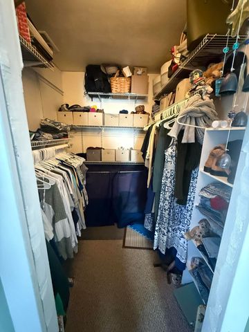 270 Woodlawn Avenue, Chesterton, IN 46304