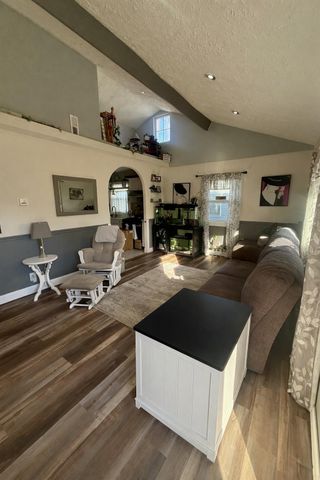 270 Woodlawn Avenue, Chesterton, IN 46304