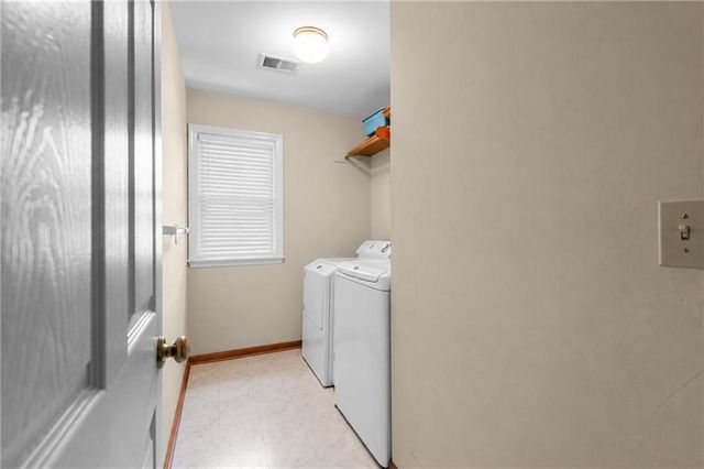 13400 W 116th Terrace, Overland Park, KS 66210