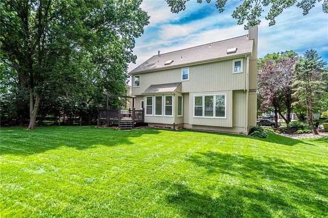 13400 W 116th Terrace, Overland Park, KS 66210