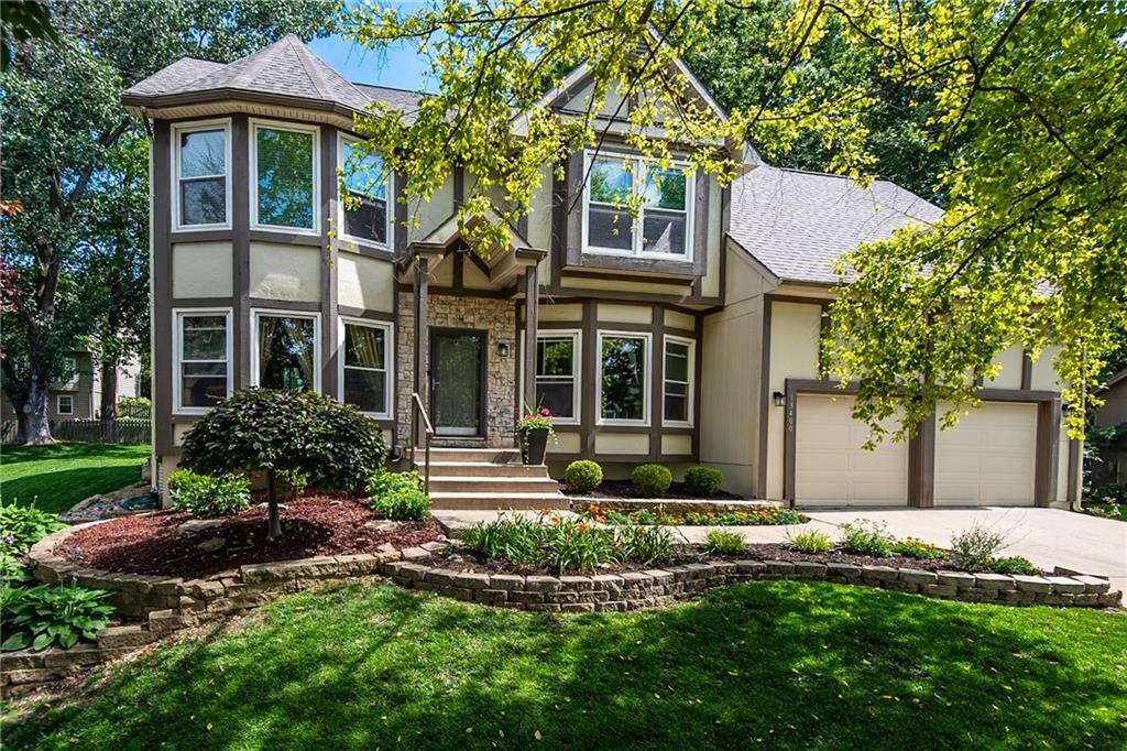 13400 W 116th Terrace, Overland Park, KS 66210