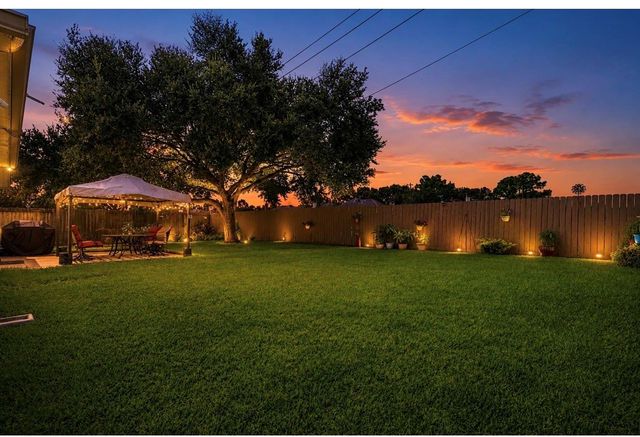 3204 Meadow Bay Lane, Dickinson, TX 77539