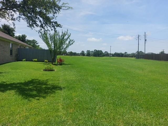 3204 Meadow Bay Lane, Dickinson, TX 77539