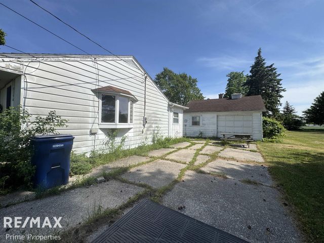 5154 Hess Road, Buena Vista Twp, MI 48601