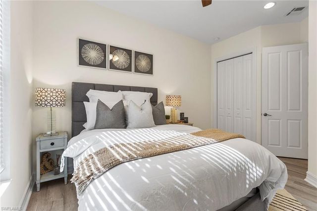 7393 Moorgate Point WAY, Naples, FL 34113