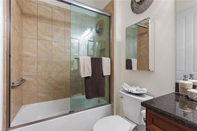 7393 Moorgate Point WAY, Naples, FL 34113