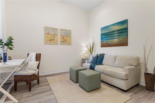 7393 Moorgate Point WAY, Naples, FL 34113