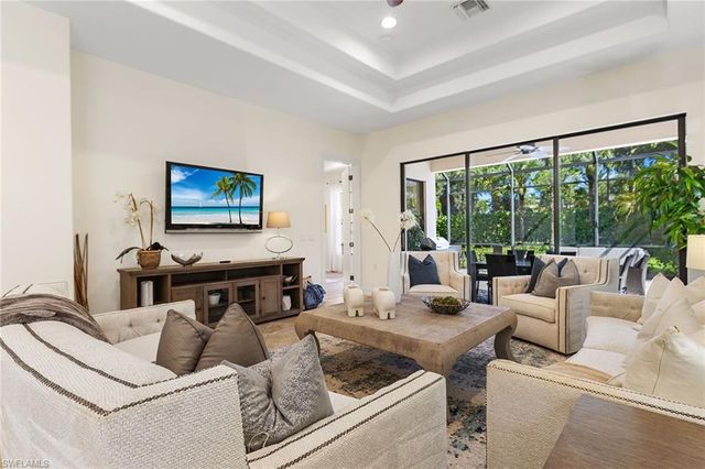 7393 Moorgate Point WAY, Naples, FL 34113