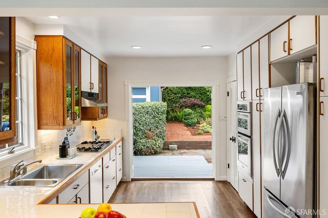 1985 8th Avenue, San Francisco, CA 94116