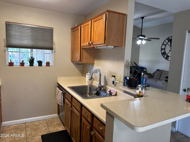 7020 W OLIVE Avenue 224, Peoria, AZ 85345