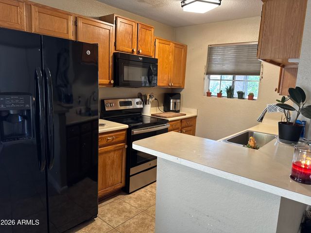 7020 W OLIVE Avenue 224, Peoria, AZ 85345